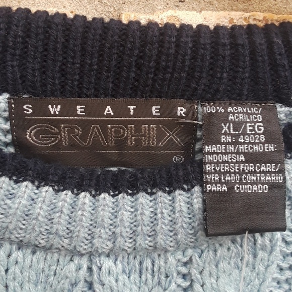 NWT. SIZE XL. GRAPHIX men's pullover/ sweater. - Picture 3 of 6